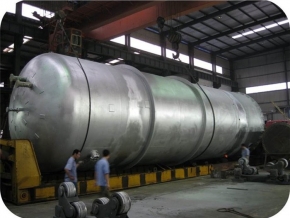 大型储罐（DN5000×18+4,材质Q345R+316L,重量：75T)